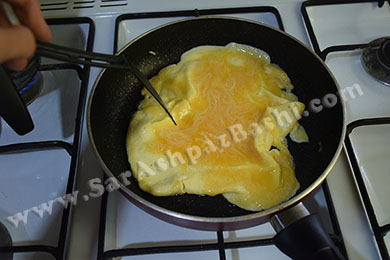 سرخ کردن تخم مرغ (۲)