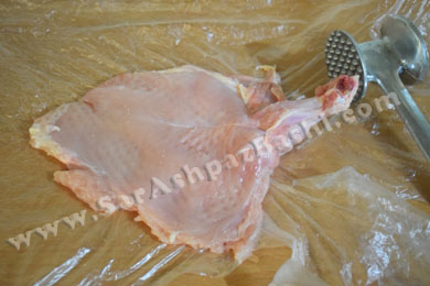 سینه ی مرغ کوبیده شده